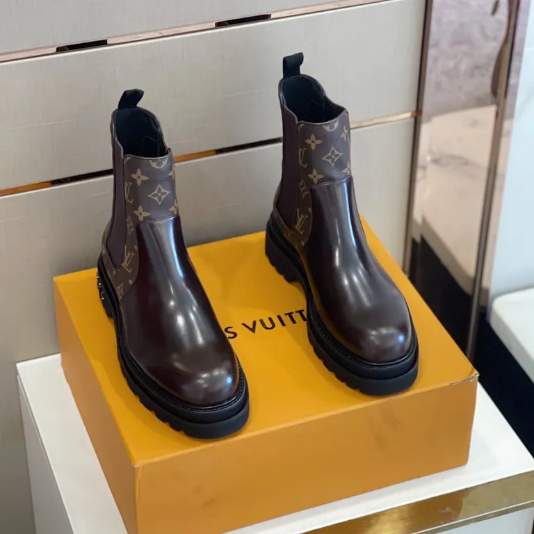 Louis Vuitton Shoe 